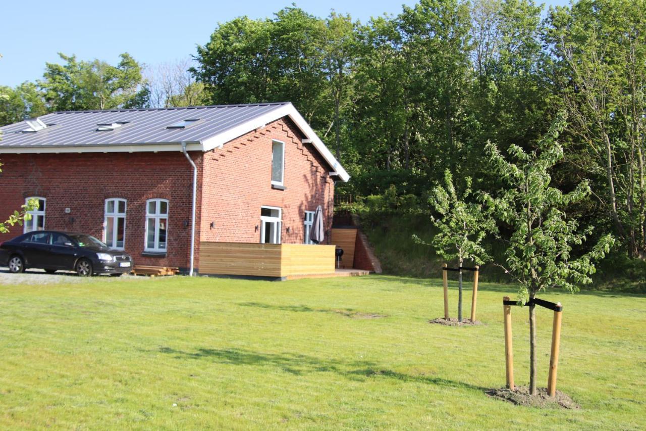 Altes Bahnhofsvorsteherhaus Wohnung Unten Husum  Exterior foto